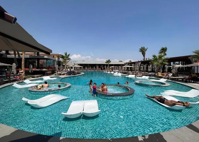 Grand Sapphire One Bedroom