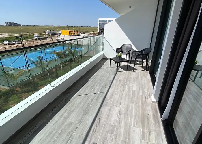 Grand Sapphire One Bedroom *